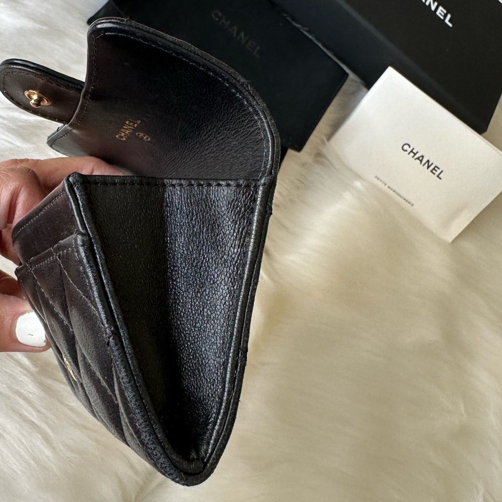Auth Chanel Classic Flap Card Holder EUC comes w everything. Gift Ready! 🎁 - Picture 12 of 16